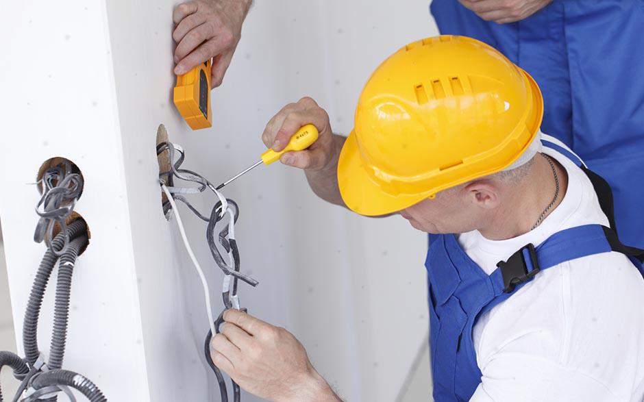je recherche un électricien Mormant