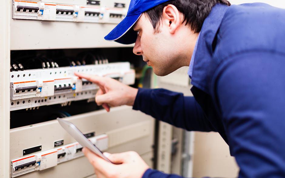 je recherche un électricien Mormant